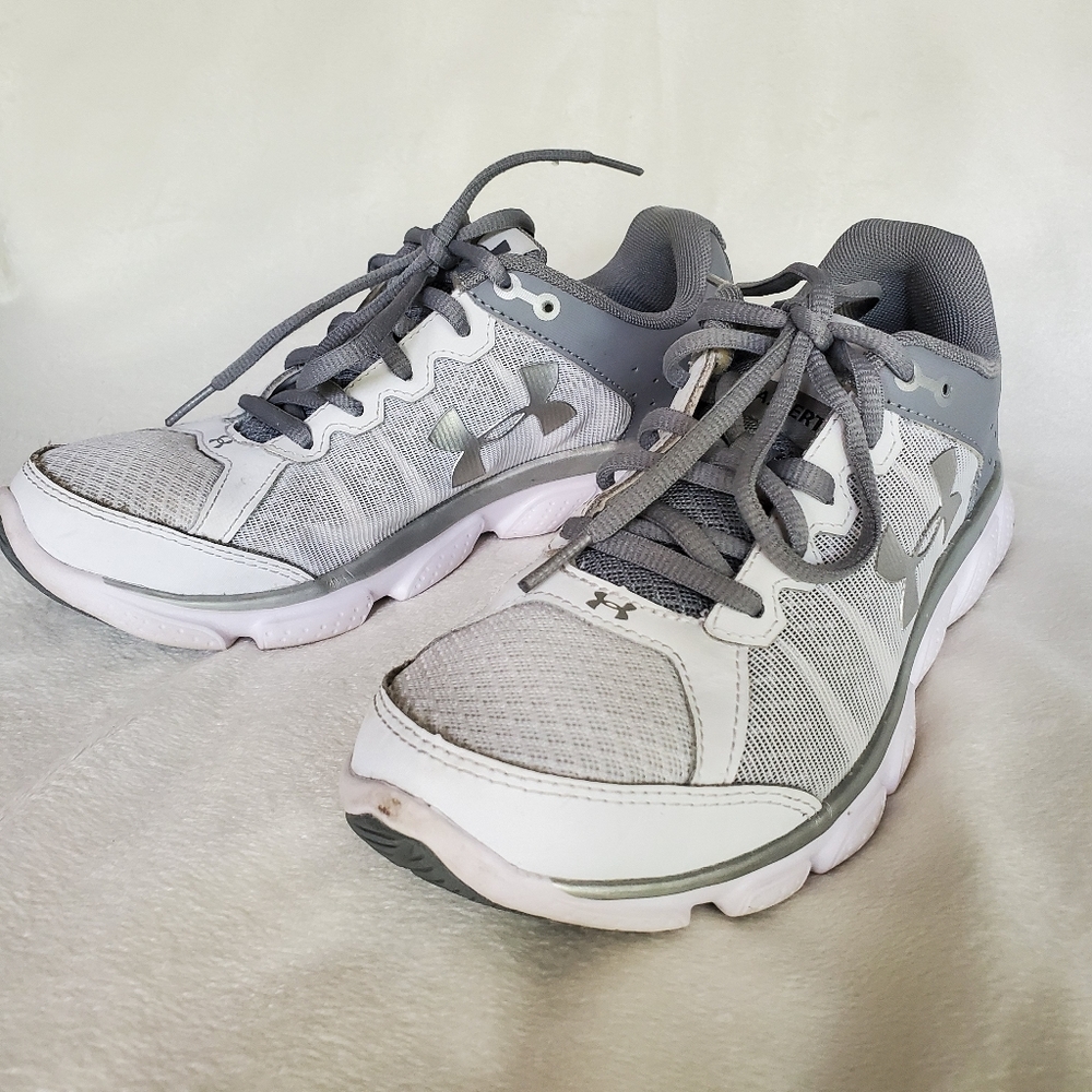 UA Under Armour Ladies Assert 6 Micro G Sneaker